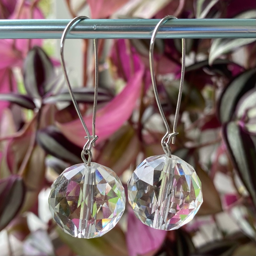 🍓 Clear Crystal Ball Earrings